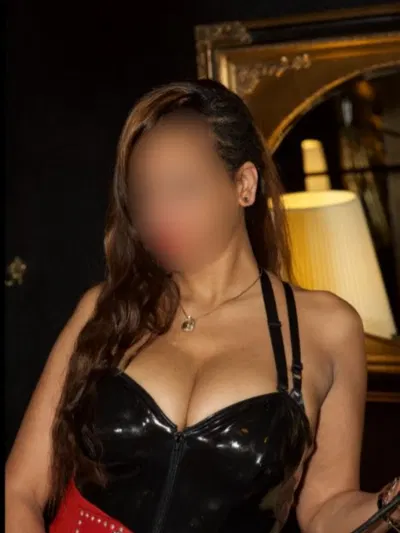 Chloe Schatzi in Zürich, Zürich Stadt - Fetisch